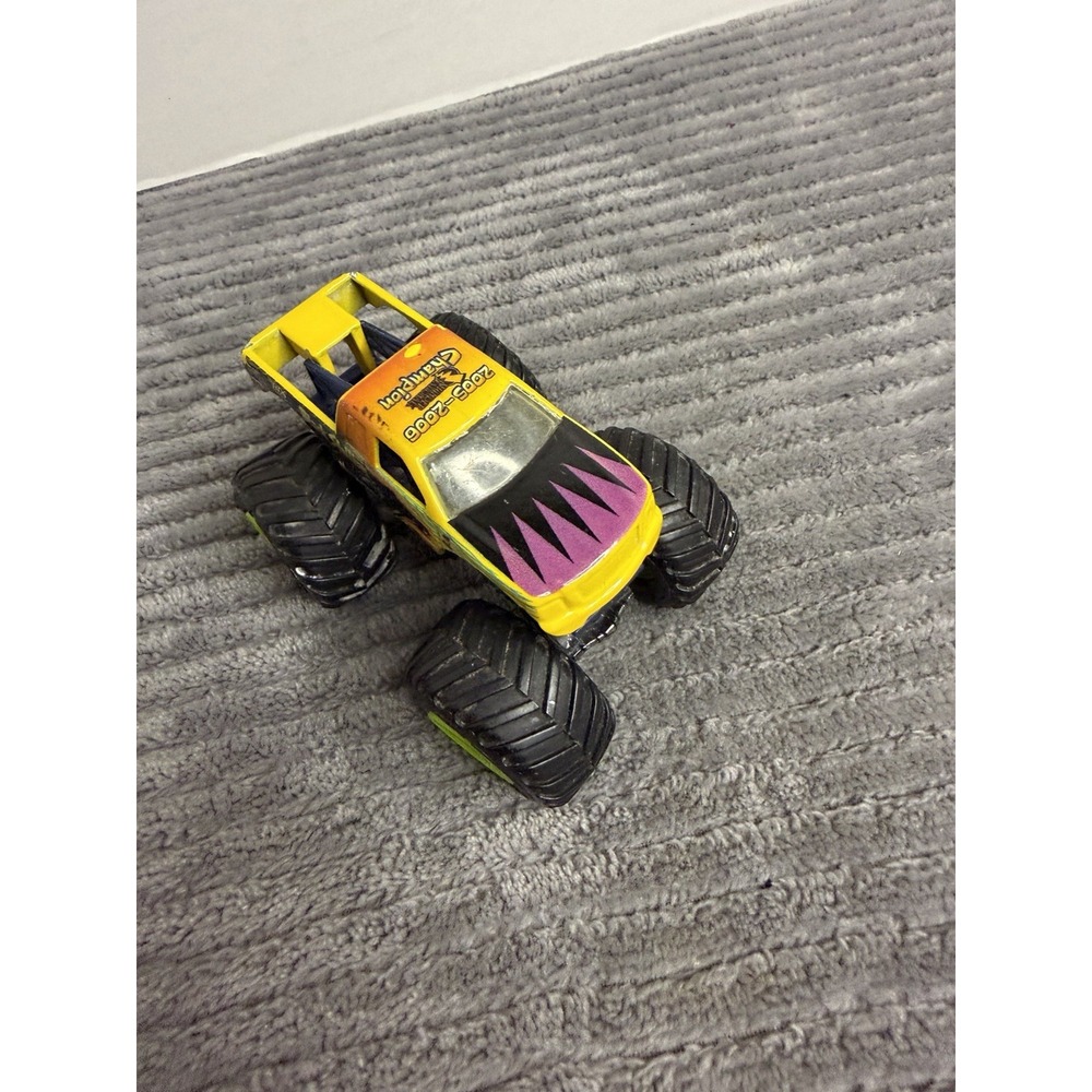 HOT WHEELS MONSTER JAM TRUCK "BLACK STALLION" CHAMPION 1:64 1/64 SEE PICS